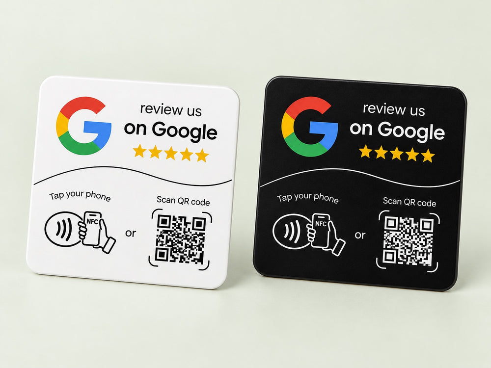 Placas adhesivas NFC cuadradas para reseñas de Google en blanco y negro